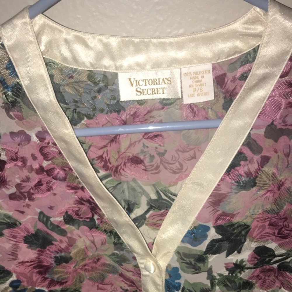 Victoria Secret Robe - Picture 4 of 5